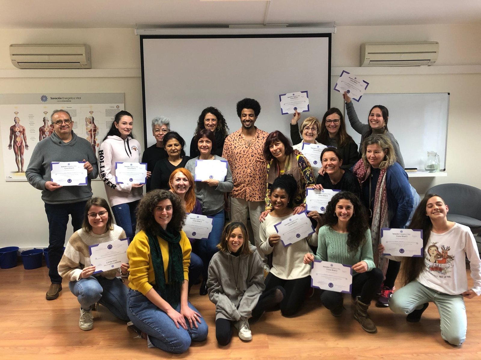 foto de estudiantes de endika en clases